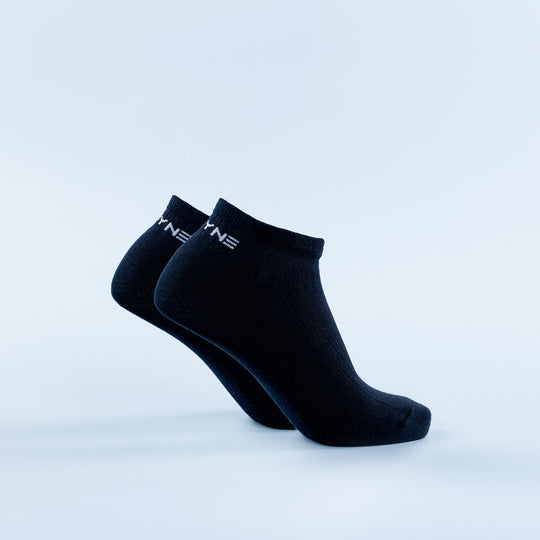Navy ankle socks with ribbed knit and small cuff logo