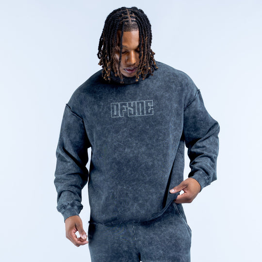 Washed crewneck sweatshirt with chest logo, long sleeves, dark blue-gray, relaxed fit