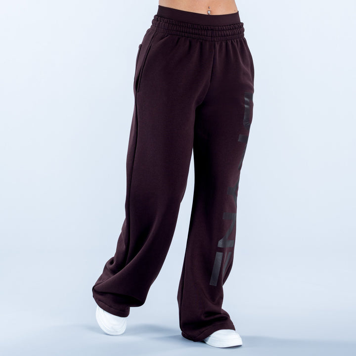 Signature Wide Leg Jogger
