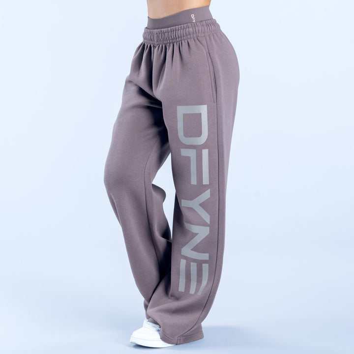 Signature Wide Leg Jogger